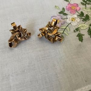 9k gold triangular abstract earrings